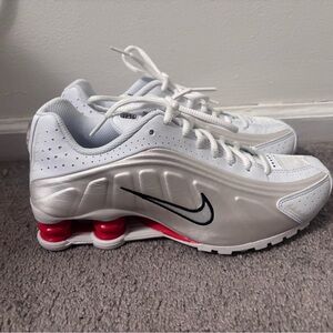 Nike Shox R4 white metallic and red Unused